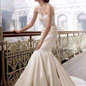 Lazaro wedding gown style 3207 BRAND NEW